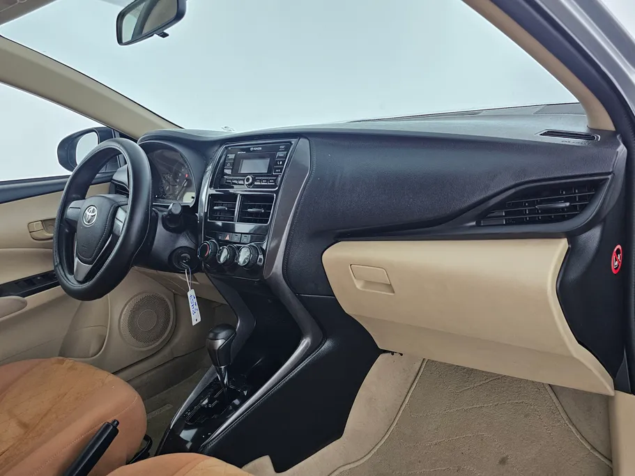 2021 Toyota Yaris  Y 