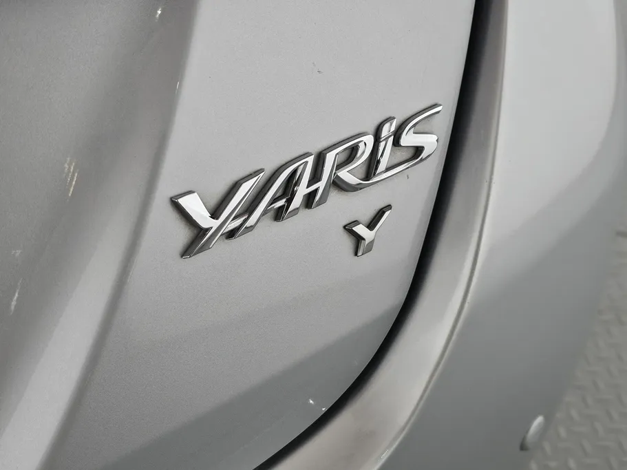 2021 Toyota Yaris  Y 