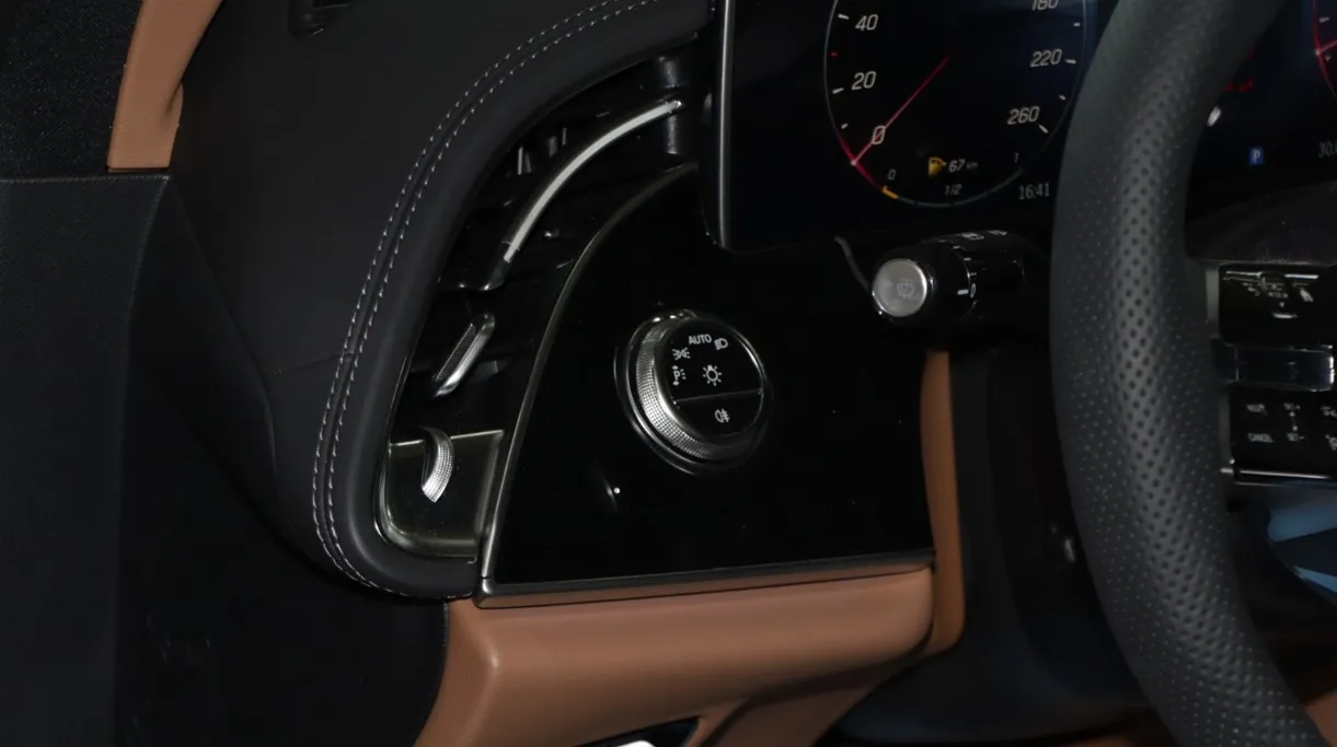 2025 Mercedes E 200 AMG 