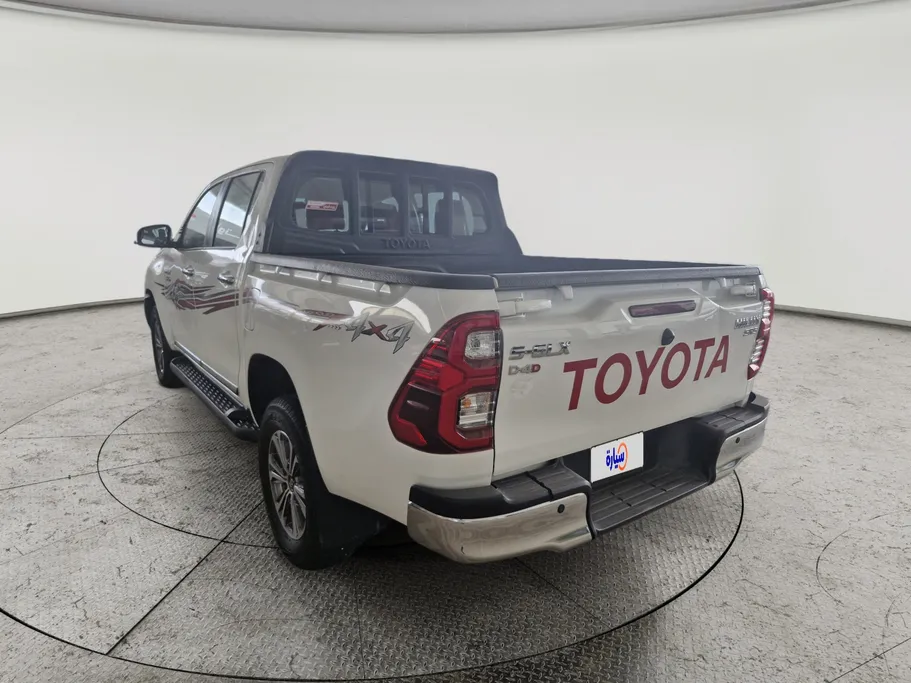 تويوتا هايلكس DC 4x4 Diesel 2024 