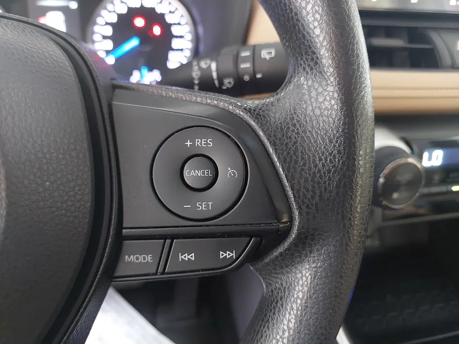 2023 Toyota RAV4 XLE HEV 