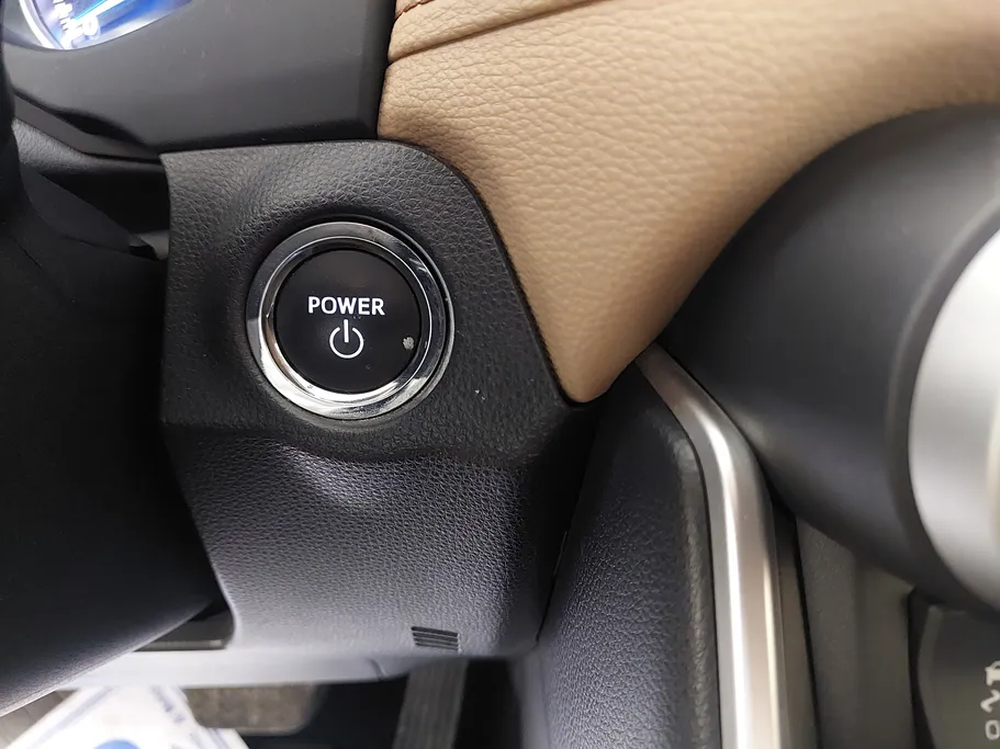 2023 Toyota RAV4 XLE HEV 