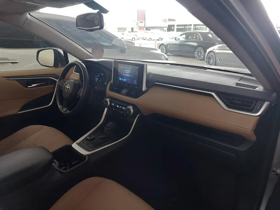 2023 Toyota RAV4 XLE HEV 