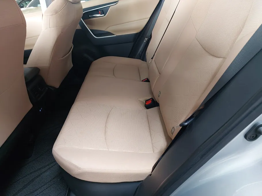 2023 Toyota RAV4 XLE HEV 