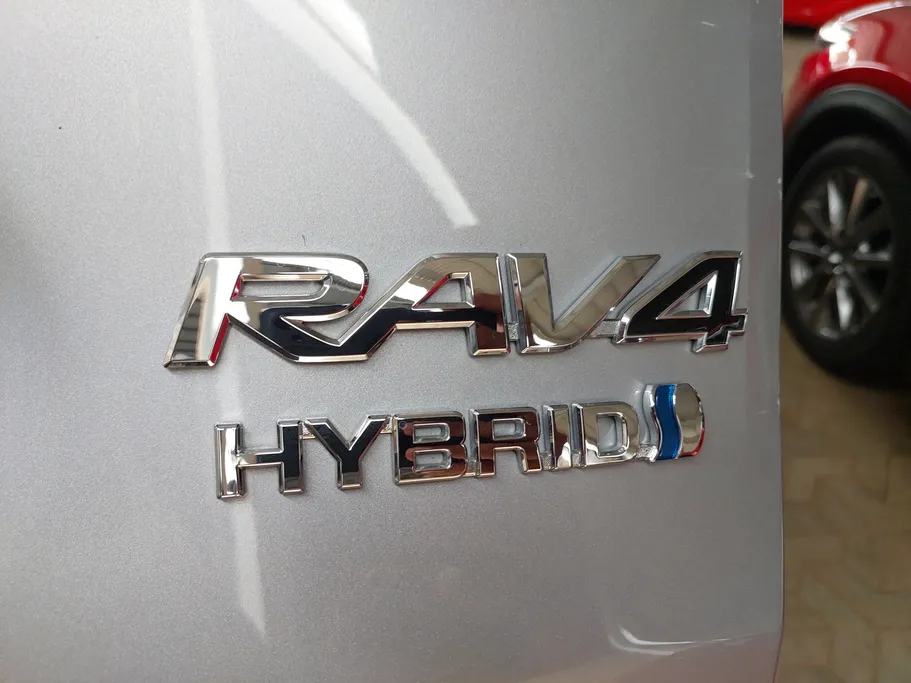 2023 Toyota RAV4 XLE HEV 