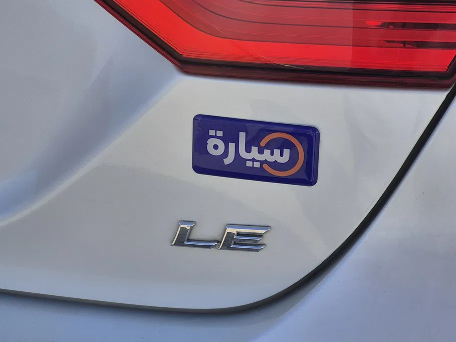 تويوتا كامري LE 2022 