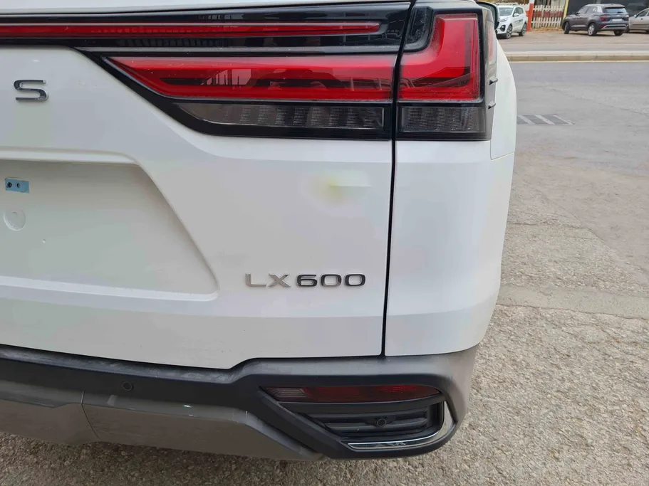 2025 Lexus LX 600 BB Elite 