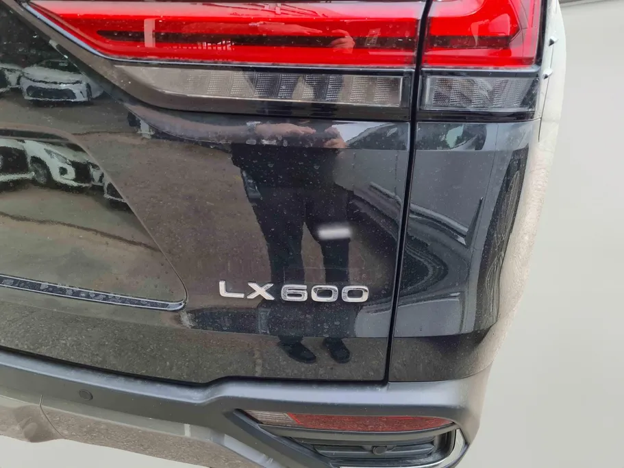 2025 Lexus LX 600 BB Elite 