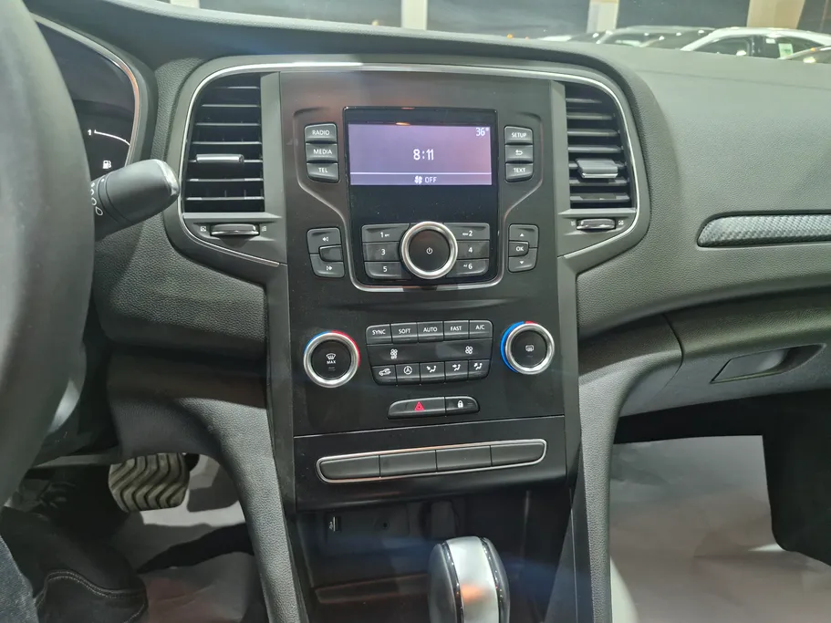 رينو ميجان E 2024 