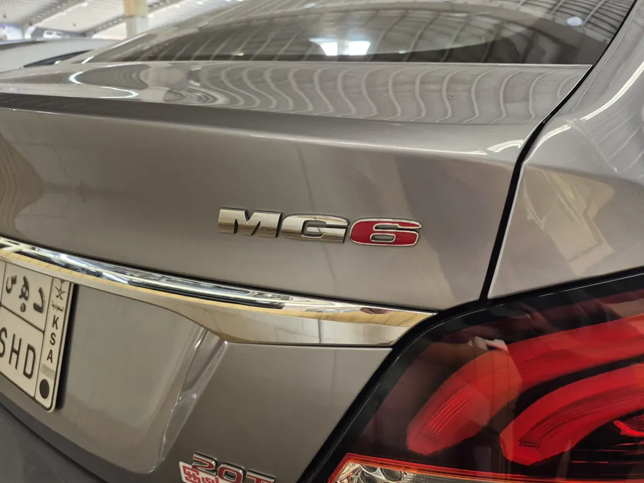 ام جي 6 LUX 2021 