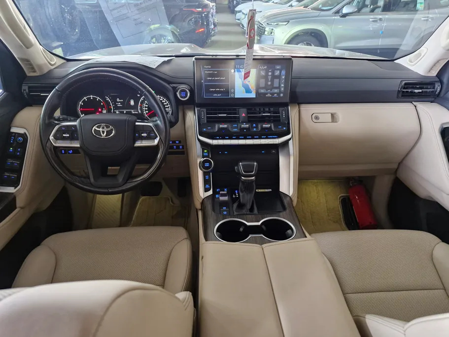 تويوتا لاندكروزر VXR 2023 