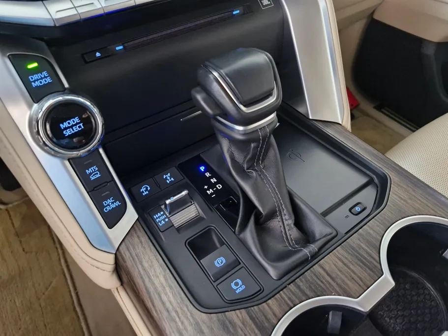 تويوتا لاندكروزر VXR 2023 