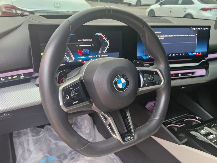 بي ام دبليو الفئة الخامسة 520i 2024 