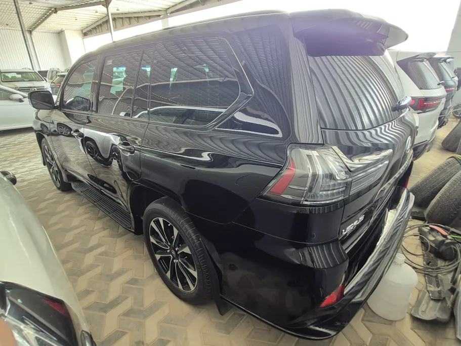 لكزس LX 570 Black Ed. 2021 