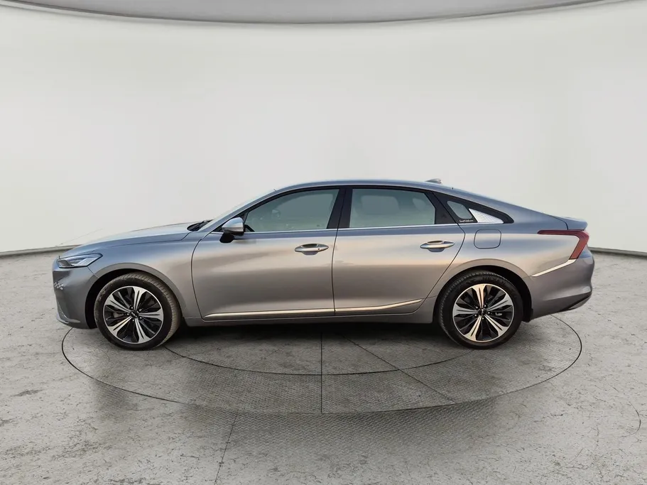 2023 Kia K8 LX 