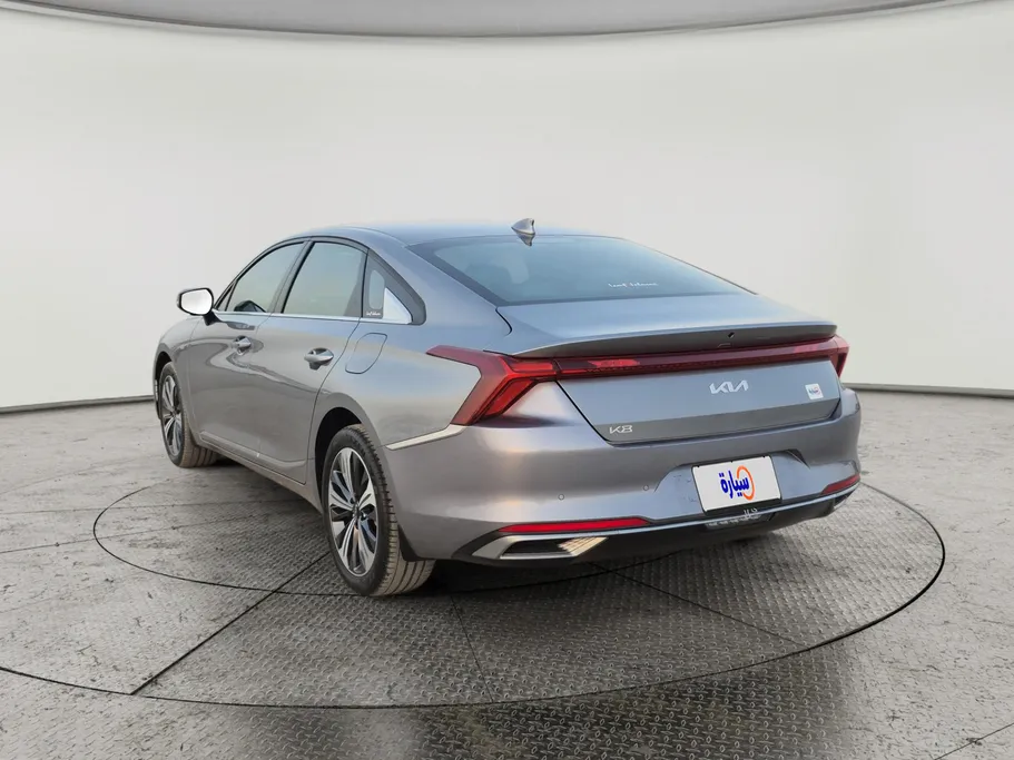 2023 Kia K8 LX 