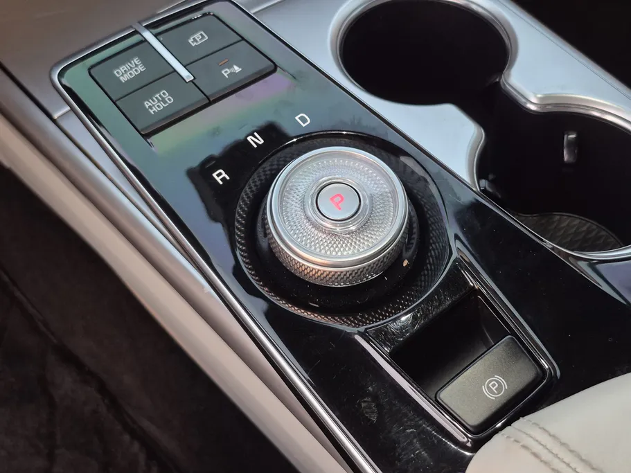 2023 Kia K8 LX 