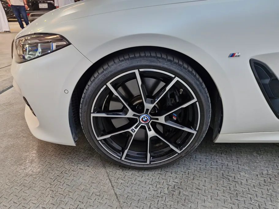 2023 BMW 8 Series 840i 