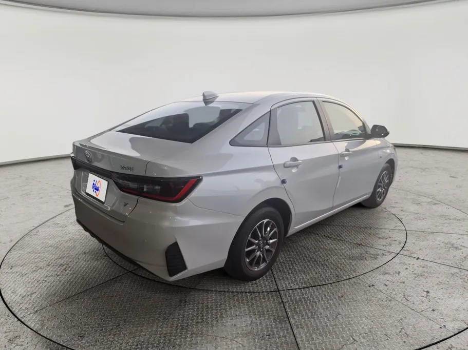 2024 Toyota Yaris  Y 