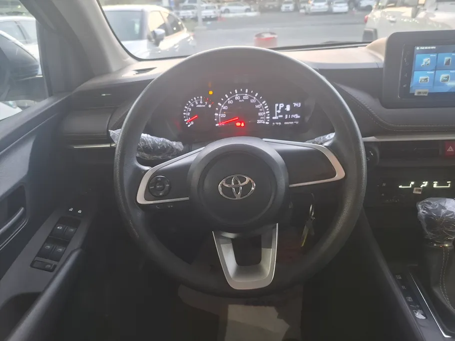 2024 Toyota Yaris  Y 