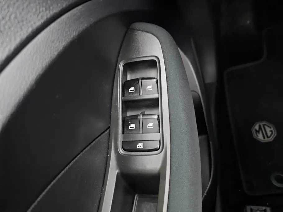 2022 MG ZS STD 