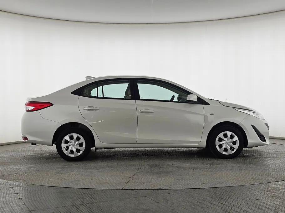 2020 Toyota Yaris  Y 