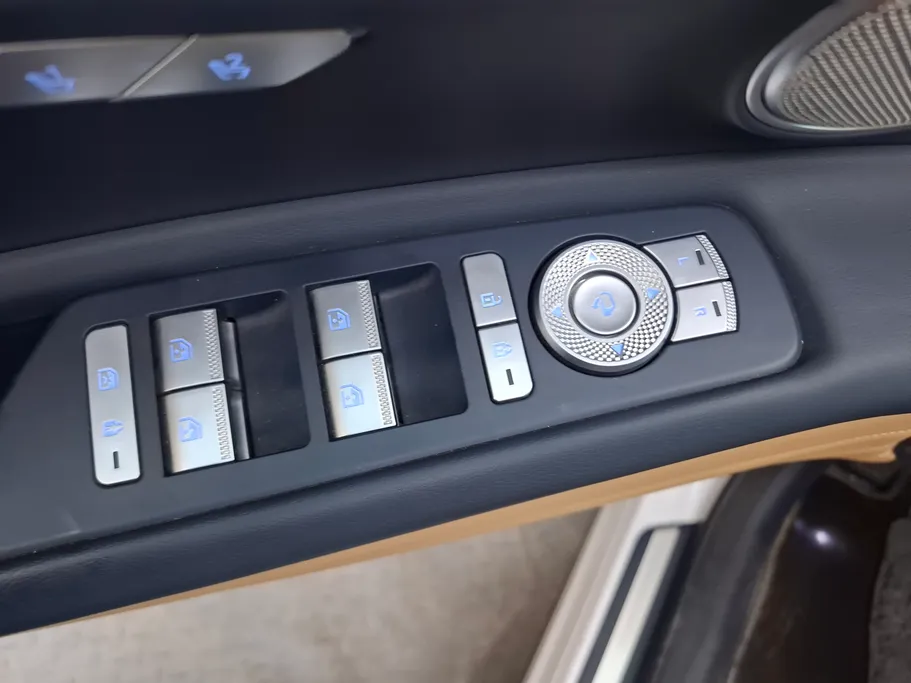 2023 Genesis GV80 Royal 