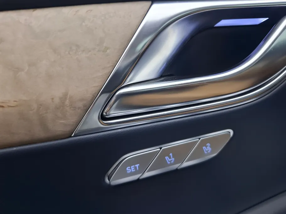 2023 Genesis GV80 Royal 
