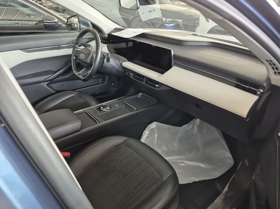 2023 Ford Taurus Trend 