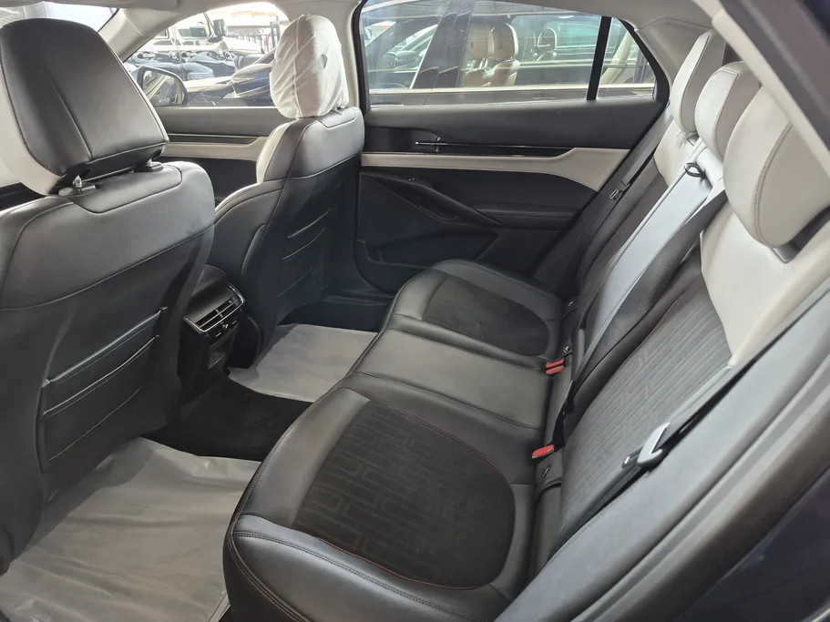 2023 Ford Taurus Trend 