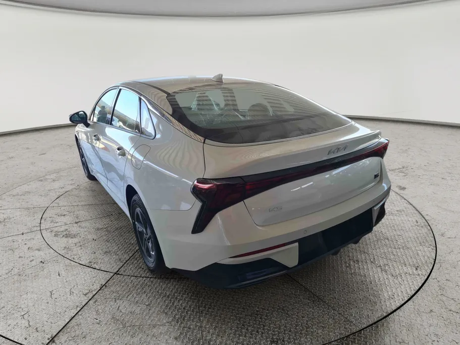 2025 Kia K5 GL 