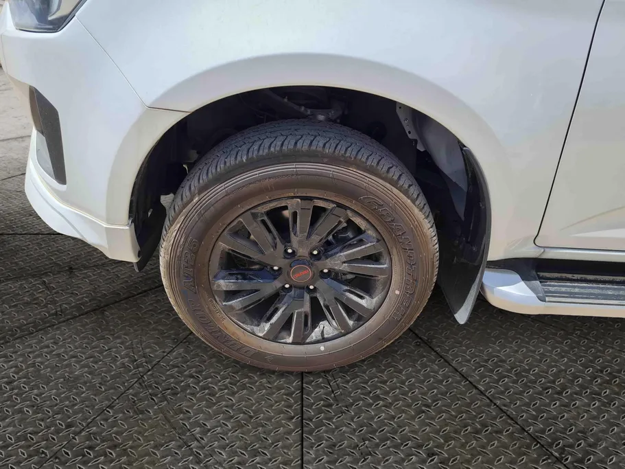 2025 Isuzu D-max GT 