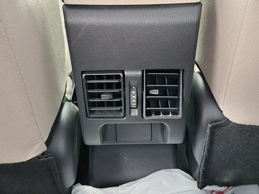 تويوتا يارس Y 2024 