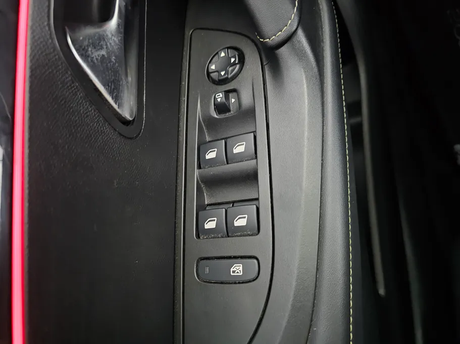 2022 Peugeot 2008 GT 