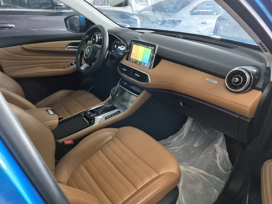 ام جي HS LUX 2021 