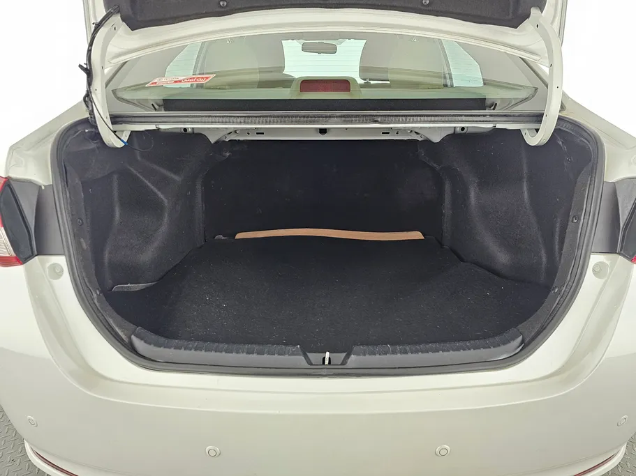2019 Toyota Yaris  Y 