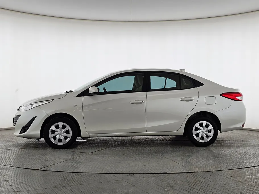 2019 Toyota Yaris  Y 