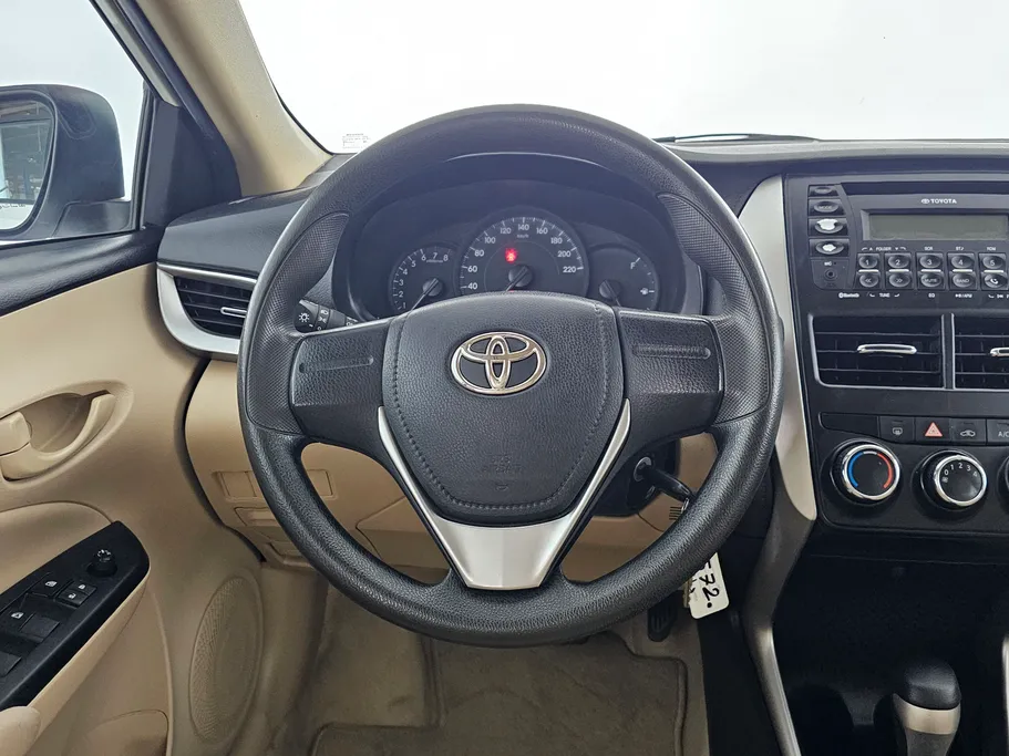 2019 Toyota Yaris  Y 