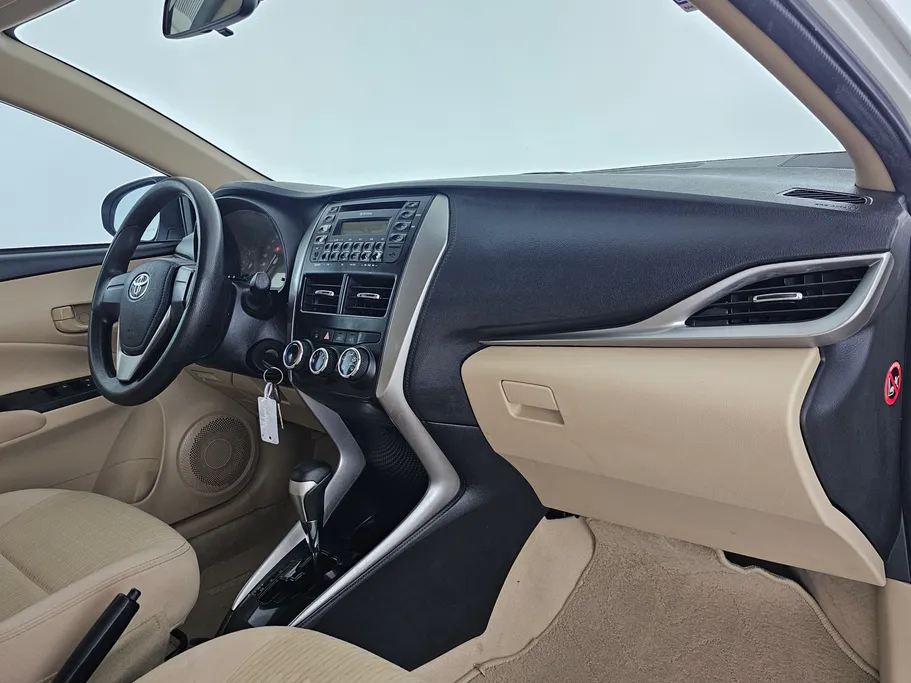 2019 Toyota Yaris  Y 