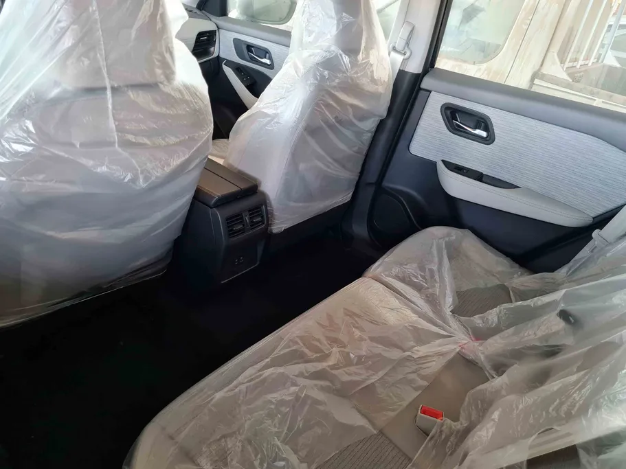 2025 Nissan Xtrail SV 