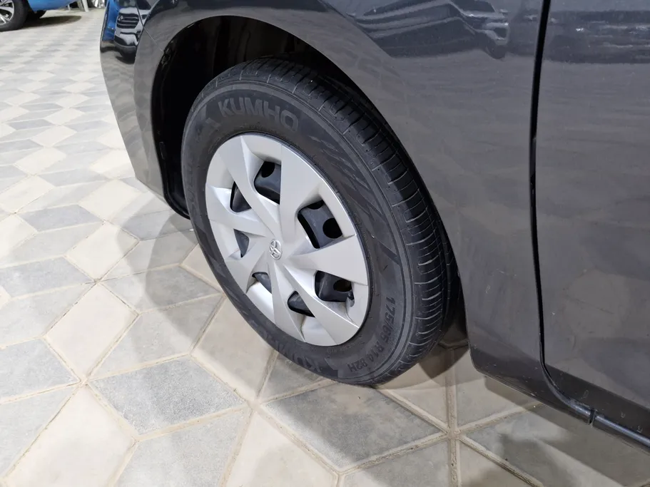 2022 Toyota Yaris  Y 