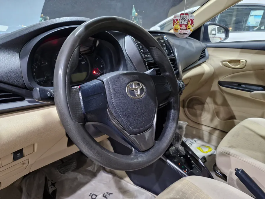 2022 Toyota Yaris  Y 