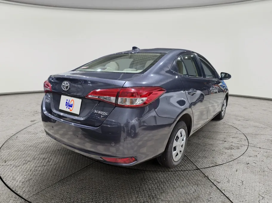 2022 Toyota Yaris  Y 