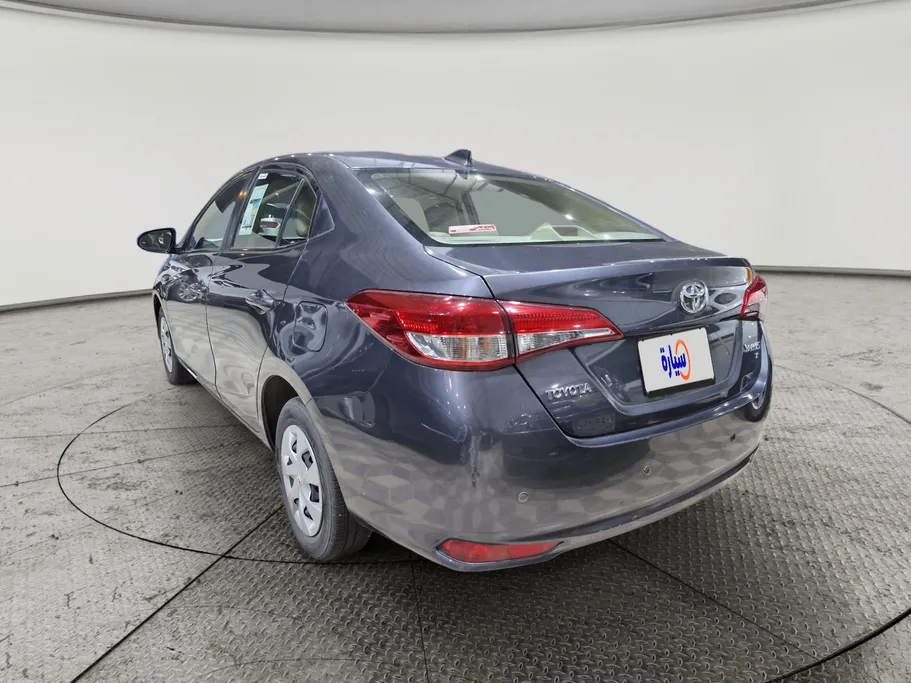 2022 Toyota Yaris  Y 