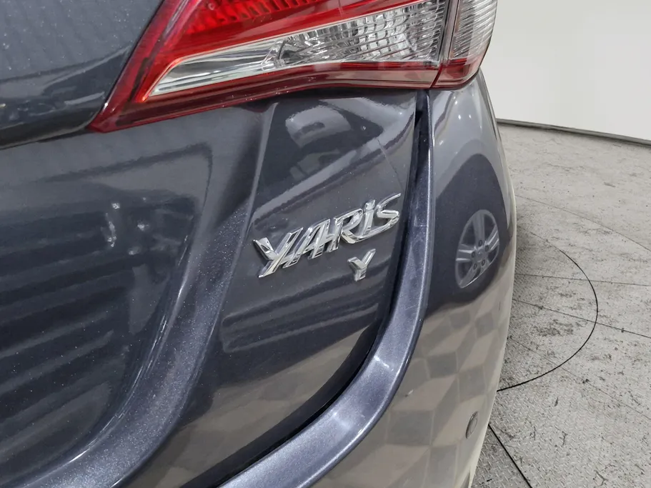 2022 Toyota Yaris  Y 