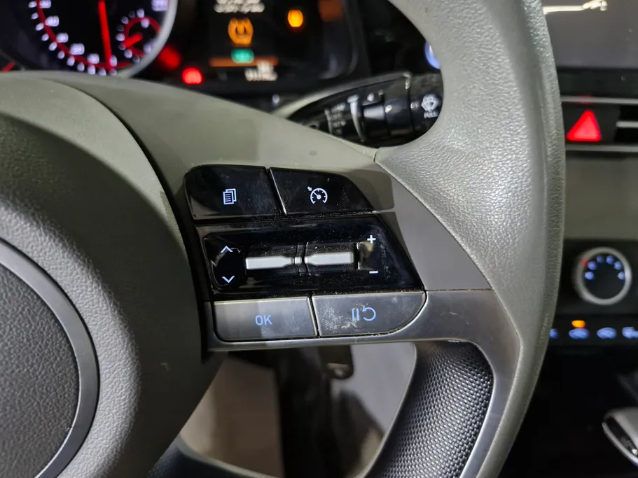 2023 Hyundai Elantra Smart 