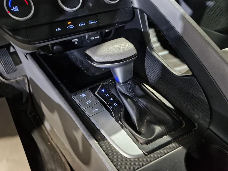 2023 Hyundai Elantra Smart 