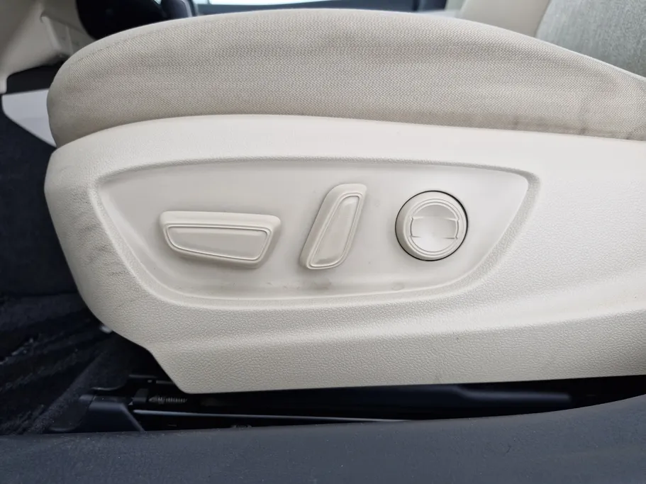 2024 Toyota Camry  GLE 