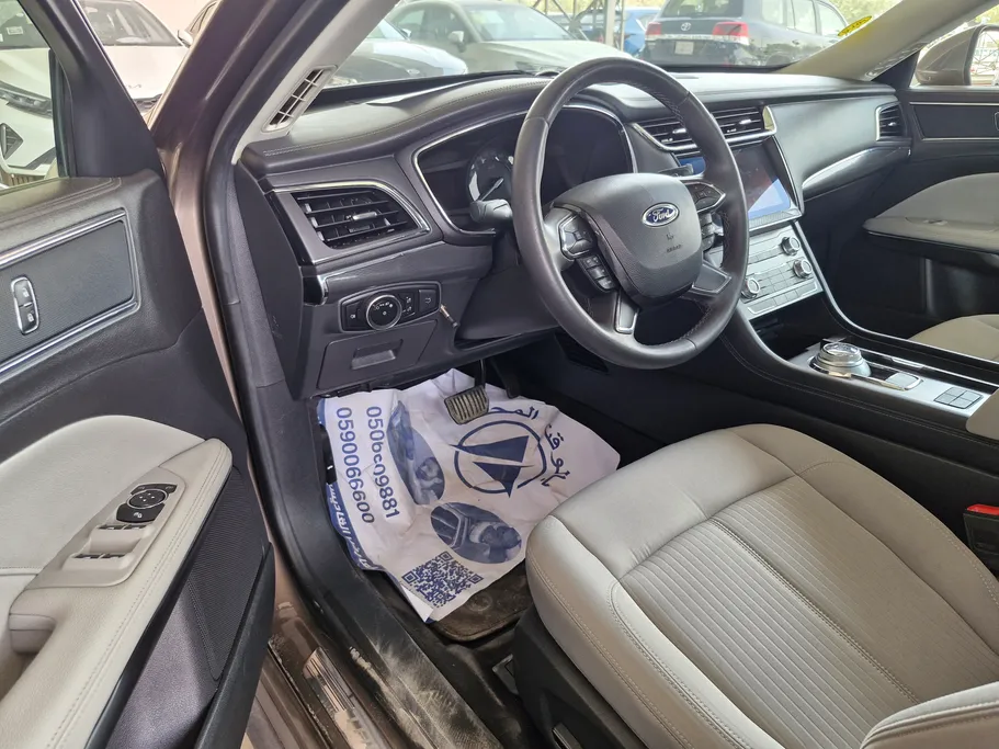 2020 Ford Taurus Ambiente 