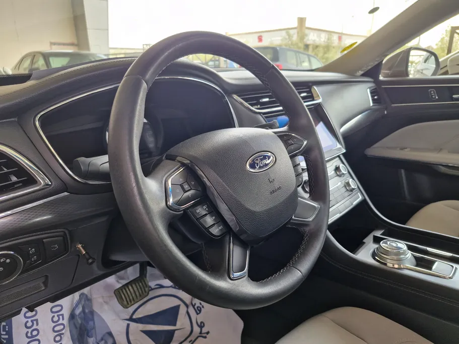 2020 Ford Taurus Ambiente 